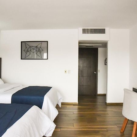 Hotel Expo Plaza Business And Family Guadalajara Zapopan Exterior photo